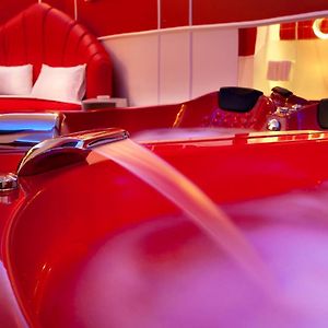 Metro Elegance Suites